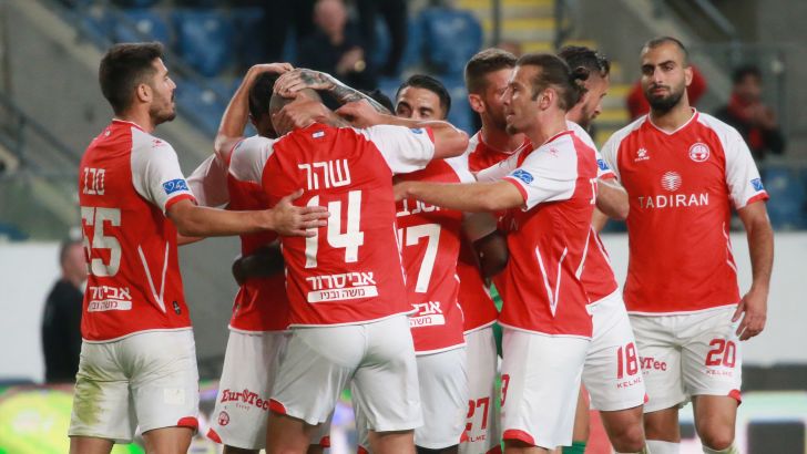 שחקני הפועל באר שבע חוגגים