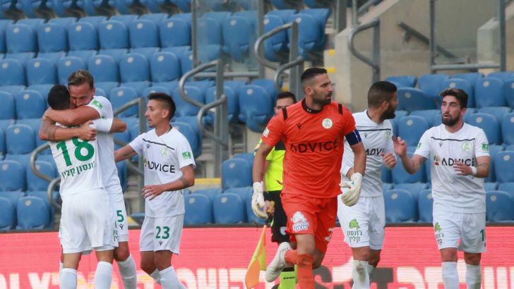 שחקני הפועל כפר סבא חוגגים