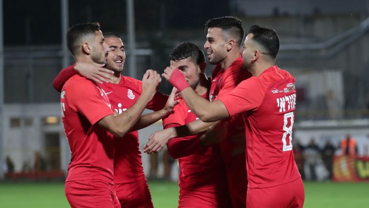 שחקני מ.ס. אשדוד חוגגים