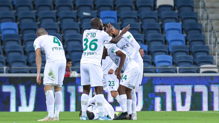 שחקני הפועל כפר סבא חוגגים