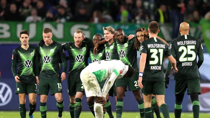 שחקני וולפסבורג חוגגים