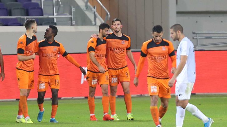 שחקני בני יהודה חוגגים