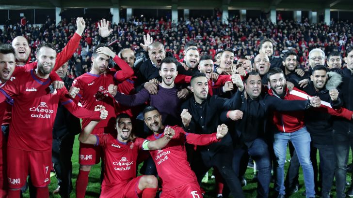 שחקני אום אל פאחם חוגגים