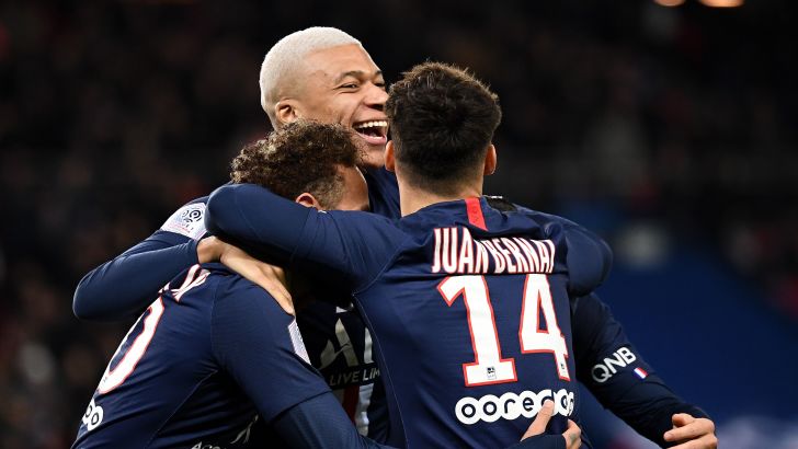 שחקני פריז סן ז'רמן חוגגים