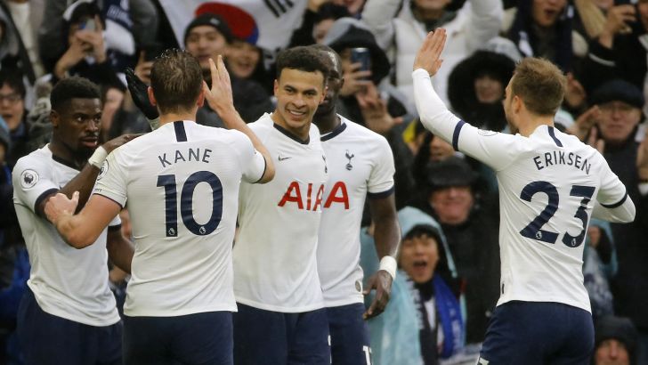 שחקני טוטנהאם חוגגים