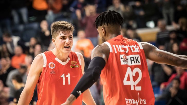 אדם אריאל, אלכס המילטון