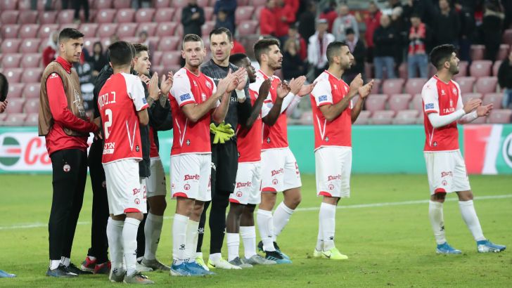 שחקני הפועל באר שבע חוגגים