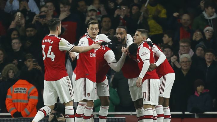 שחקני ארסנל חוגגים