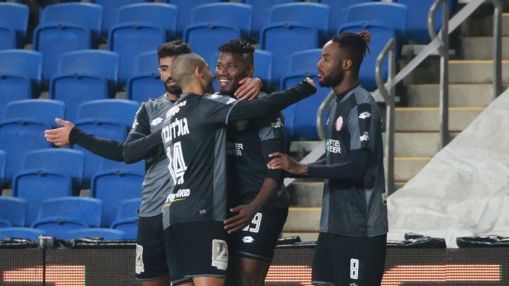 שחקני חדרה חוגגים