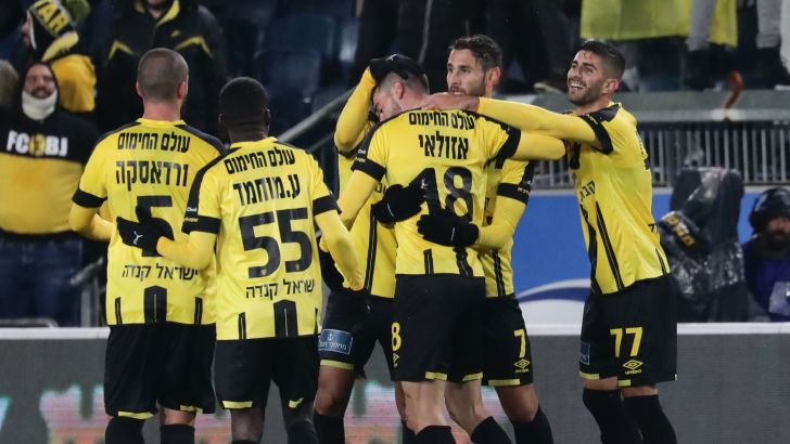 שחקני בית"ר ירושלים חוגגים