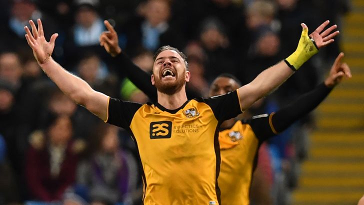 טום פופ חוגג