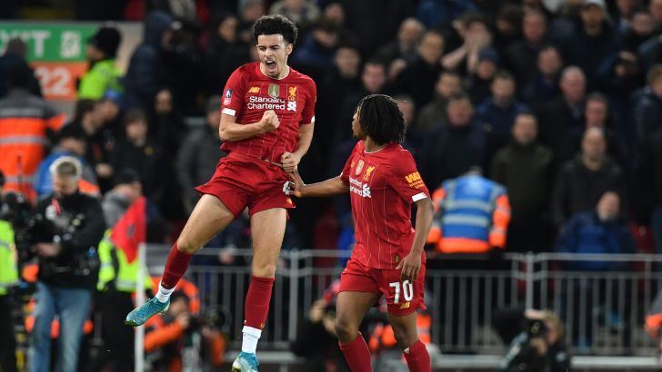 קרטיס ג'ונס חוגג