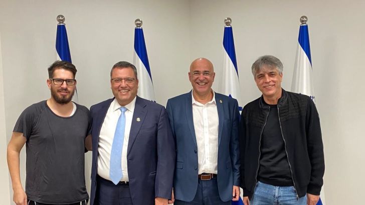 אלי אוחנה, משה חוגג, משה ליאון, איציק לארי