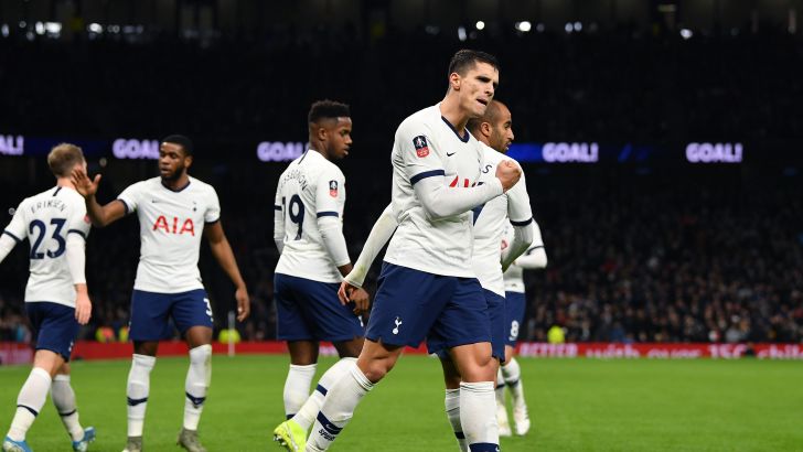 שחקני טוטנהאם חוגגים