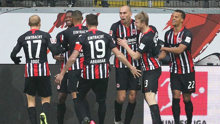 שחקני פרנקפורט חוגגים