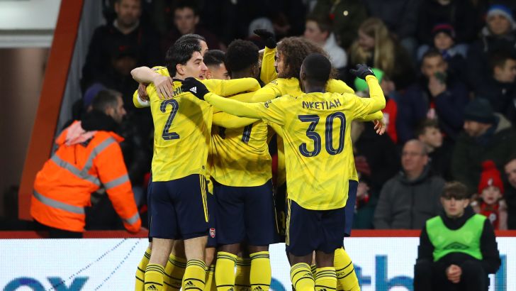 שחקני ארסנל חוגגים