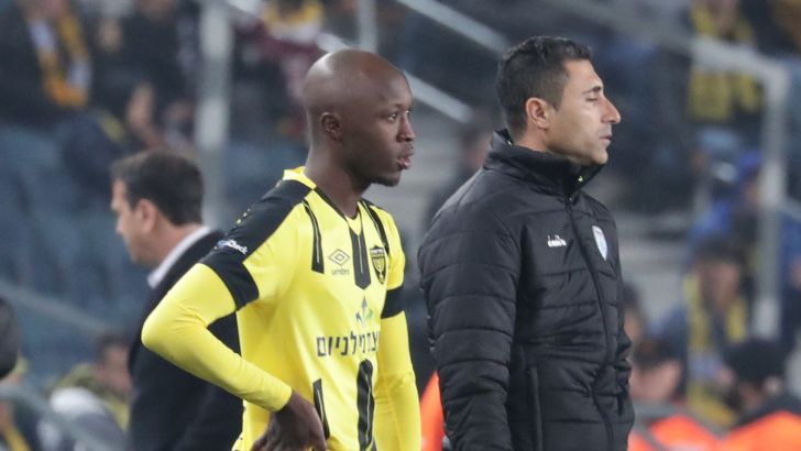 אנטואן קונטה, אלי חכמון