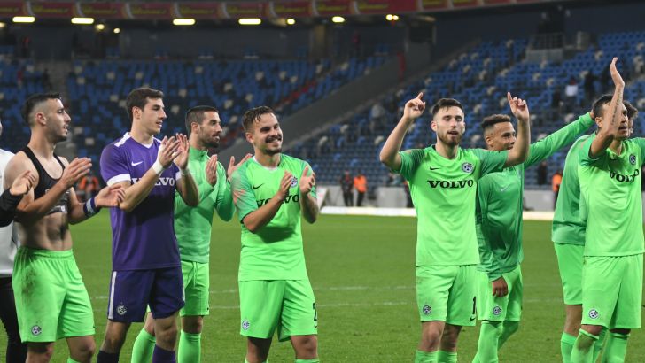 שחקני מכבי חיפה חוגגים