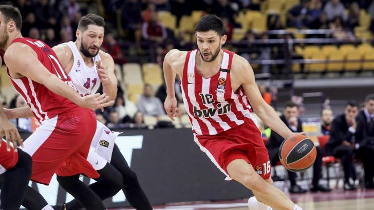 קוסטאס פאפאניקולאו