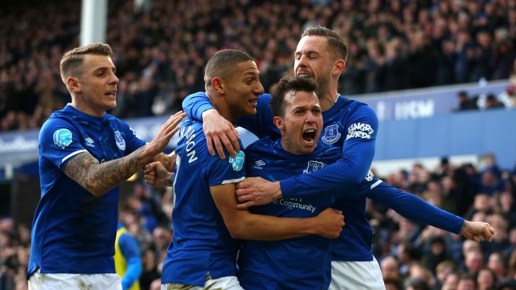 שחקני אברטון חוגגים