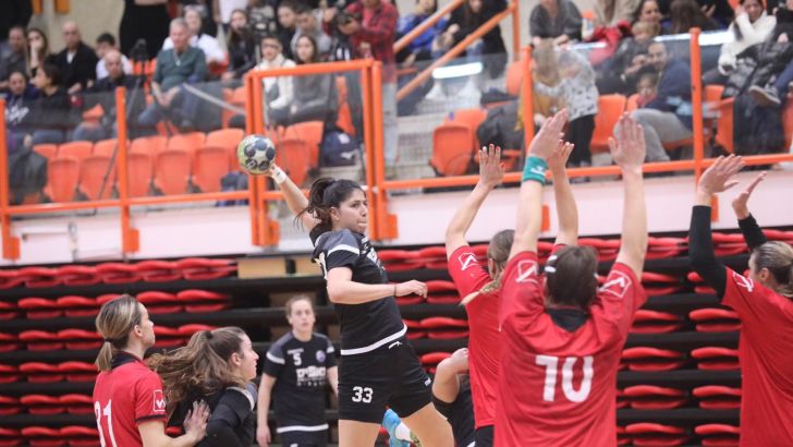 הפועל ראשון לציון נגד בנות הרצליה