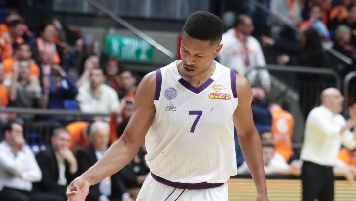 דומיניק ווטרס