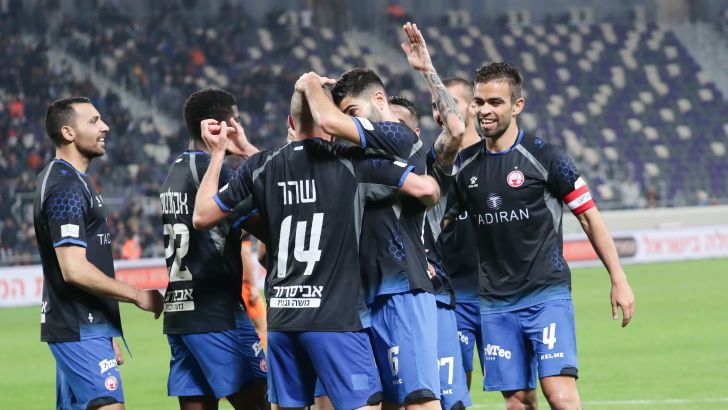 שחקני הפועל באר שבע חוגגים