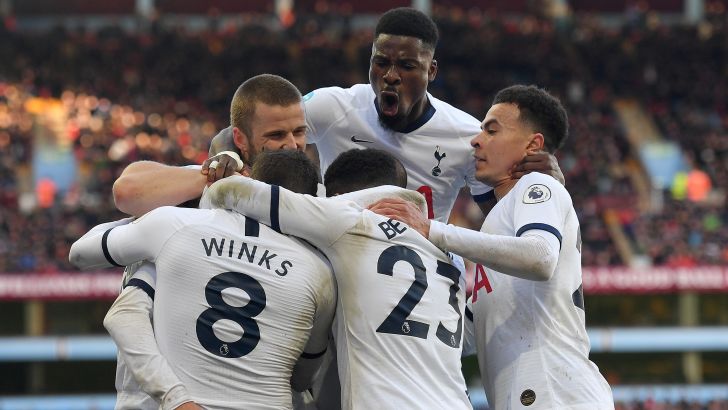 שחקני טוטנהאם חוגגים