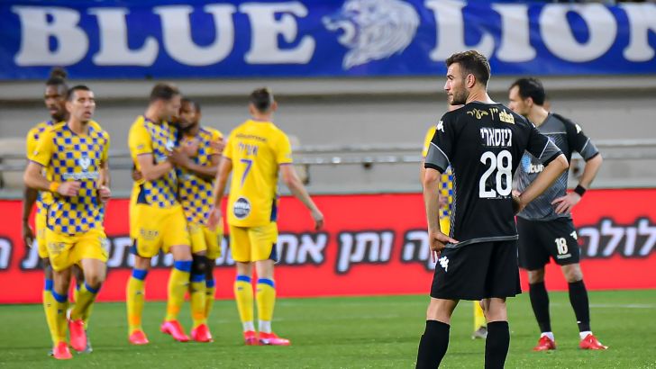 שחקני מכבי תל אביב חוגגים, ראדו גינסארי