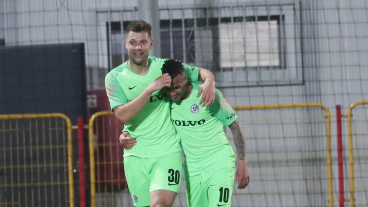 יאניק ווילדסחוט , צ'רון שרי