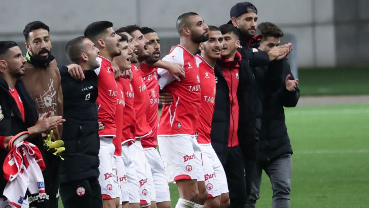 שחקני הפועל באר שבע חוגגים