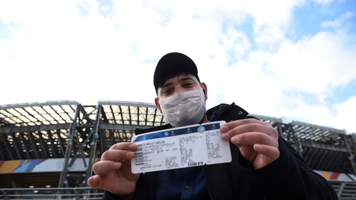 אוהד בסן פאולו, נאפולי מול ברצלונה