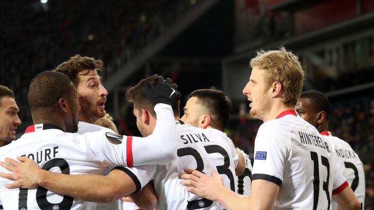 שחקני פרנקפורט חוגגים