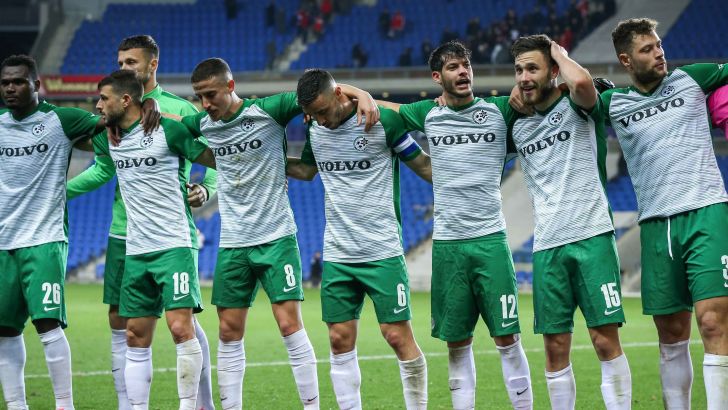 שחקני מכבי חיפה חוגגים