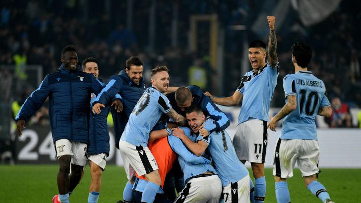 שחקני לאציו חוגגים