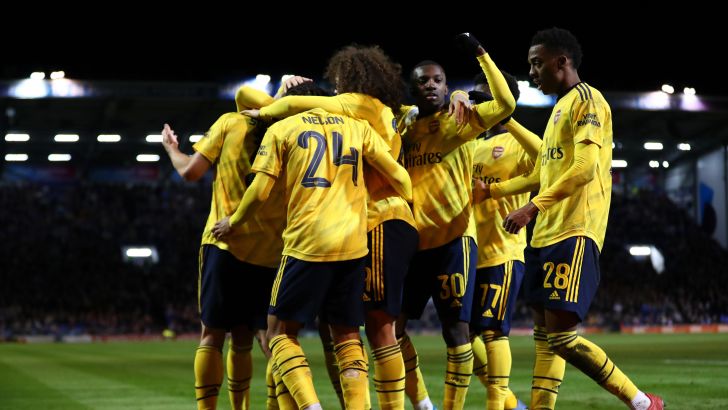 שחקני ארסנל חוגגים