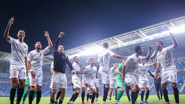 שחקני בני יהודה חוגגים