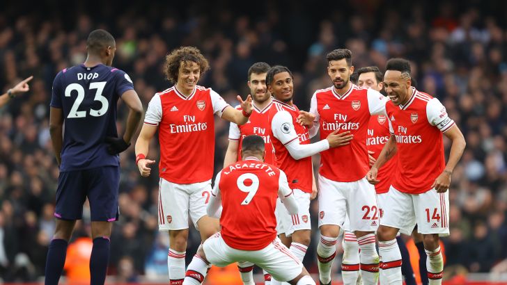 שחקני ארסנל חוגגים