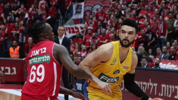 אלייז'ה בראיינט, ג'ייקובן בראון