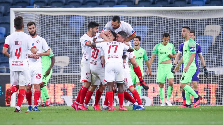 שחקני הפועל באר שבע חוגגים