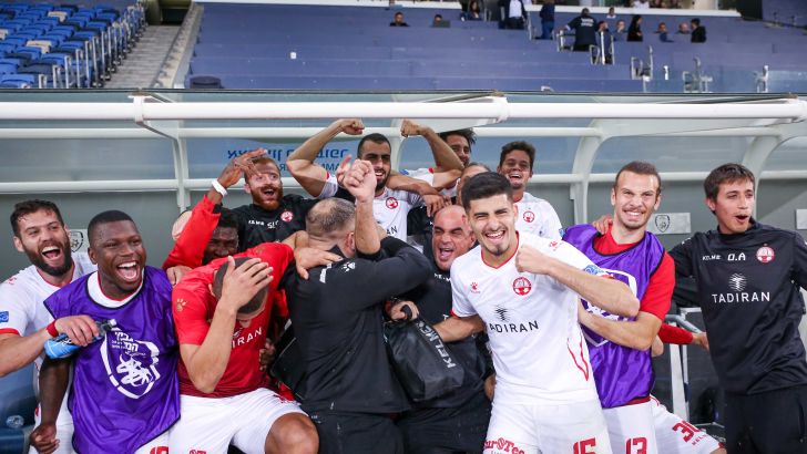 שחקני הפועל באר שבע חוגגים