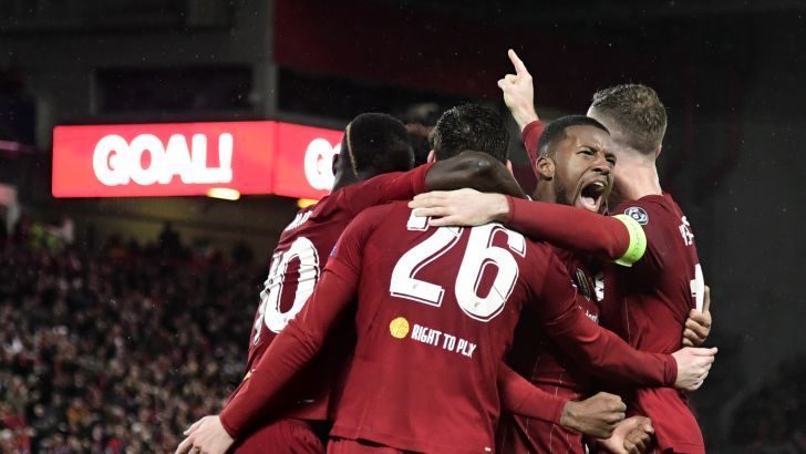 שחקני ליברפול חוגגים