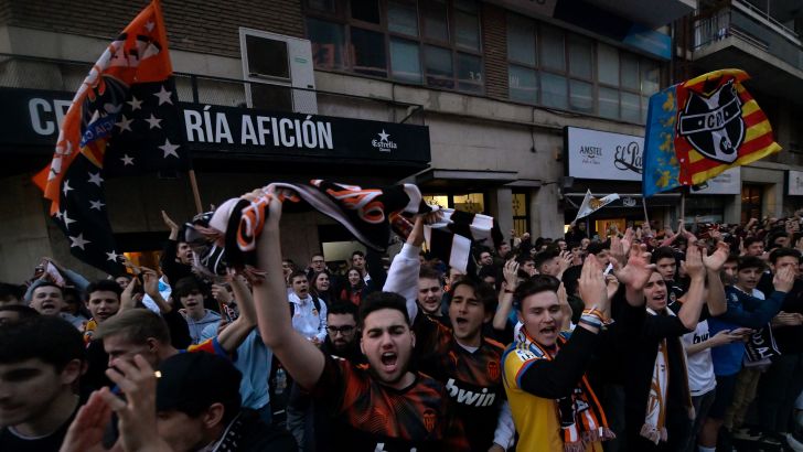 אוהדי ולנסיה לפני המשחק ללא קהל נגד אטאלנטה