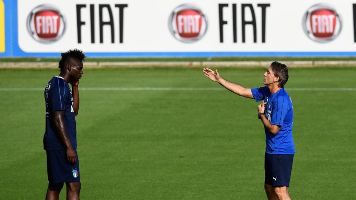 רוברוטו מנצ'יני, מריו באלוטלי