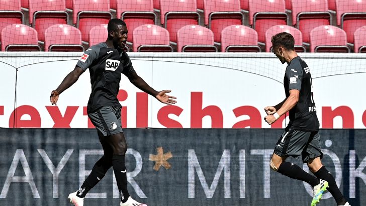 שחקני הופנהיים חוגגים