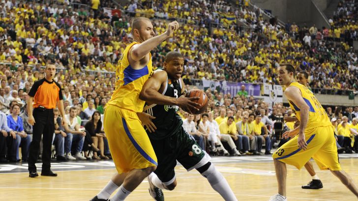 מילאן מצ'באן, מייק באטיסט