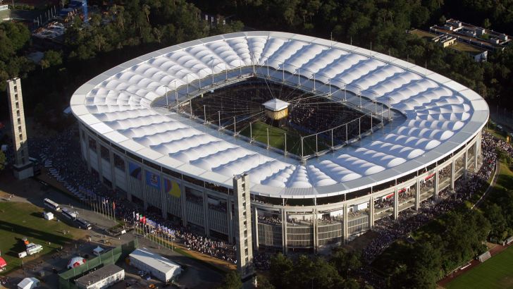 קומרצבנק ארנה