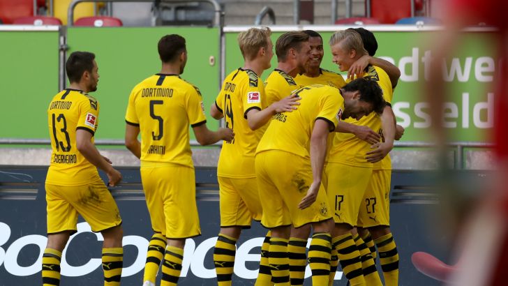 שחקני בורוסיה דורטמונד חוגגים