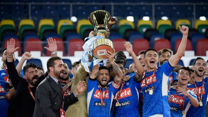 נאפולי מניפה את הגביע האיטלקי