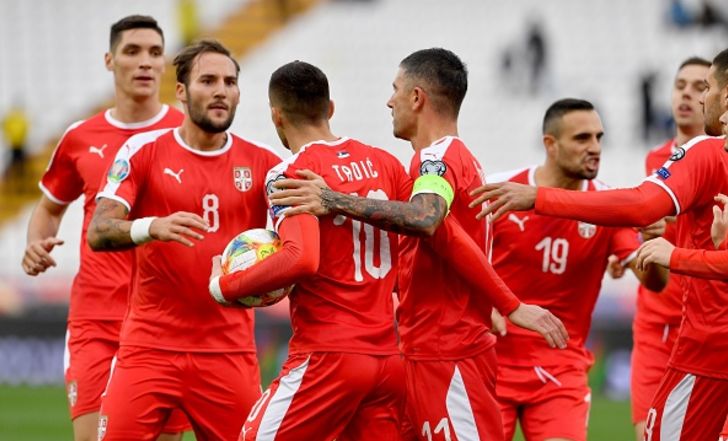 טאדיץ' ושחקני נבחרת סרביה